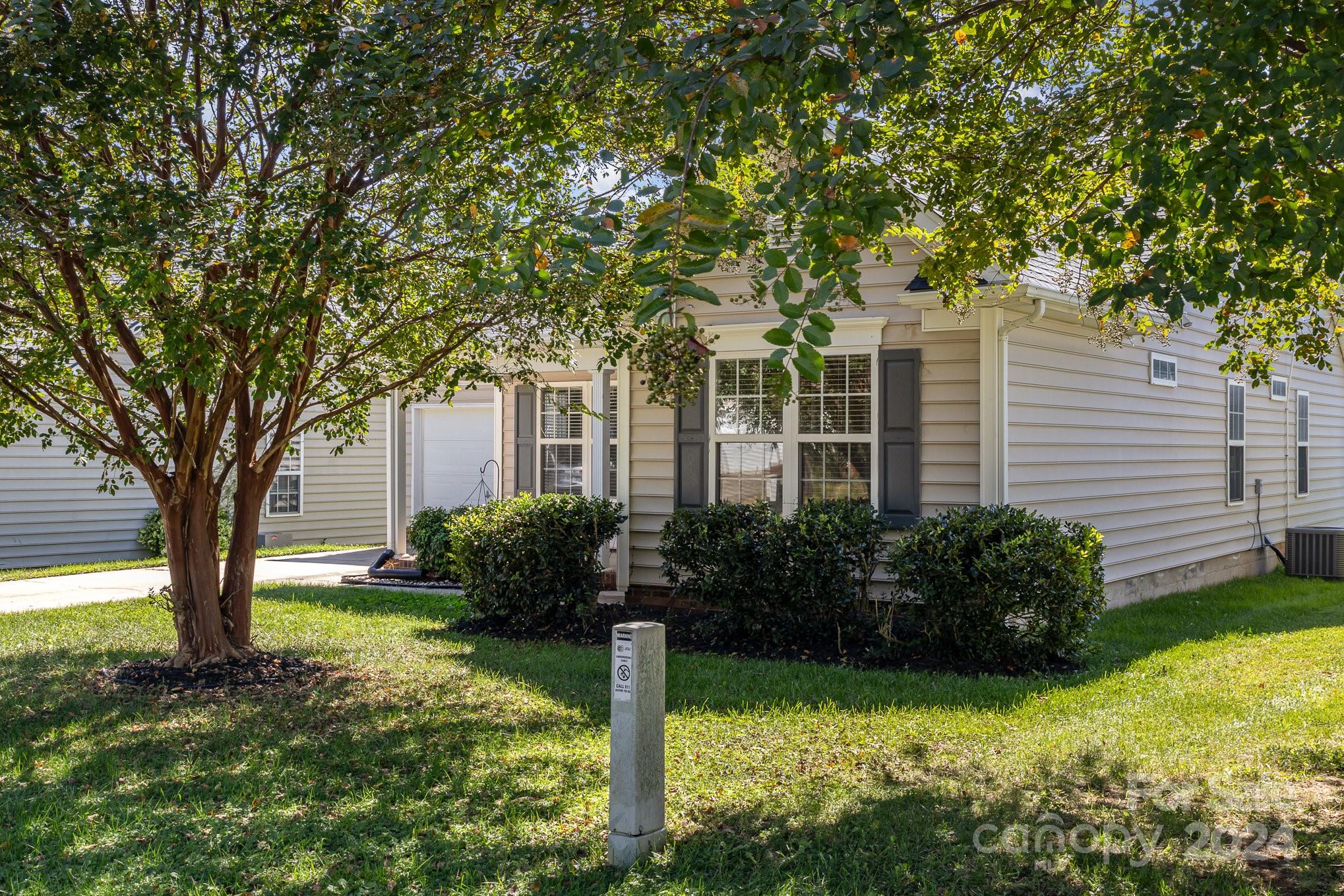 Property image 3 of 2126 Wexford Way in Taras Trace, Statesville, NC 28625