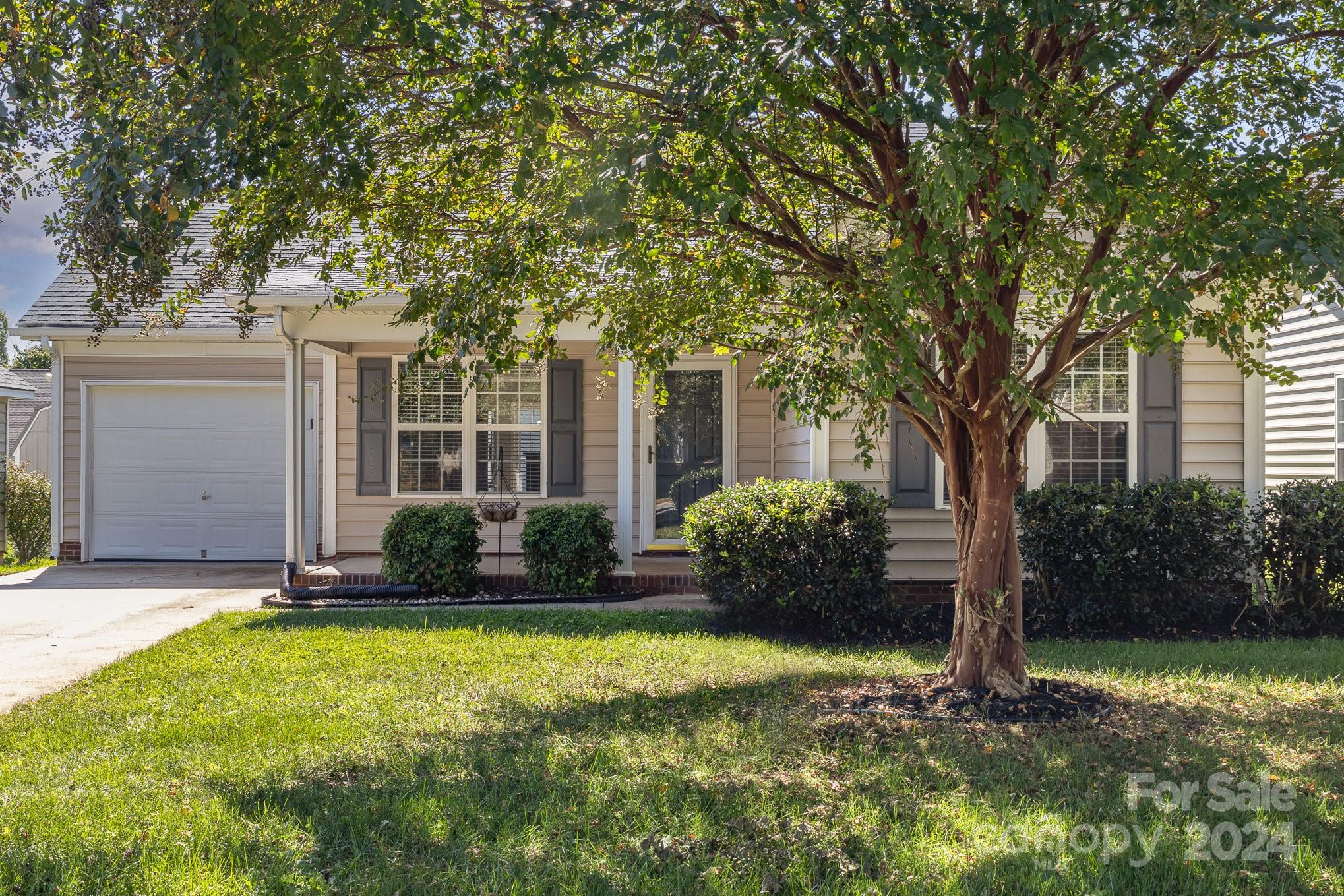 Property image 4 of 2126 Wexford Way in Taras Trace, Statesville, NC 28625
