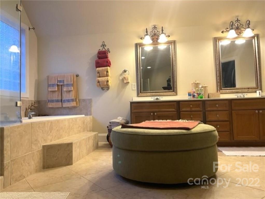 Property image 4 of 2843 Devonshire Court in Glenmoor, Gastonia, NC 28054
