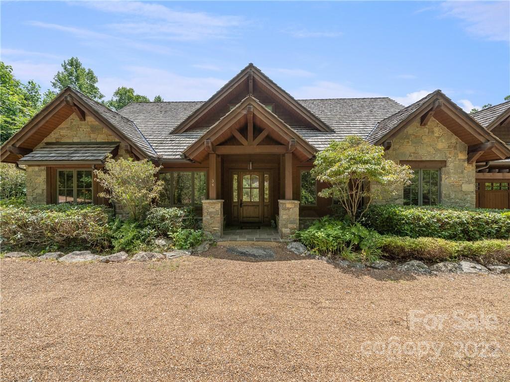 Property image 3 of 34 Crown Point Drive in Poplar Ridge, Asheville, NC 28803