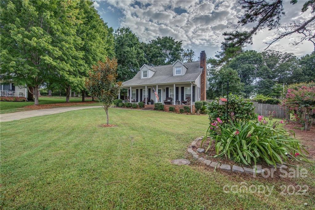 Property image 2 of 2508 Cherokee Court in Castlewood, Gastonia, NC 28056