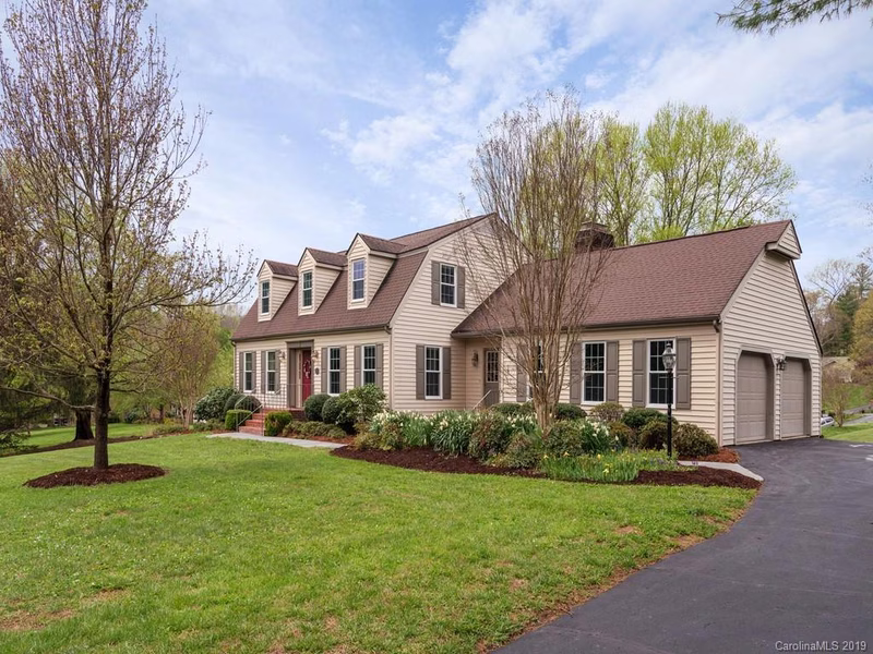 211 Raintree Drive