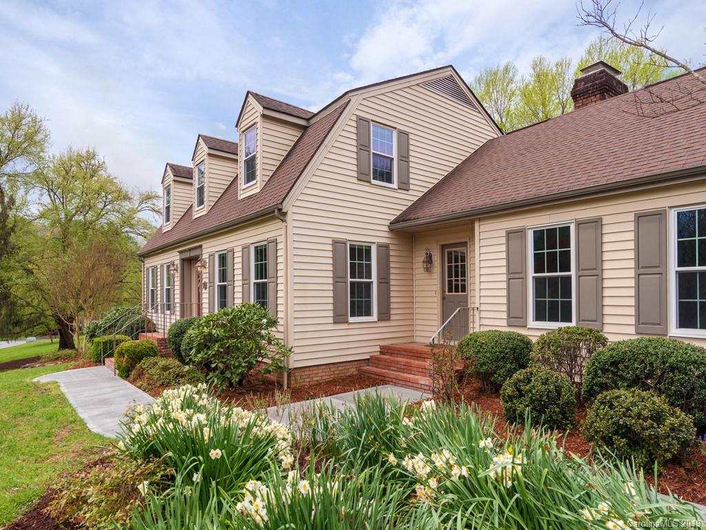 Property image 4 of 211 Raintree Drive in Tamarac, Hendersonville, NC 28791