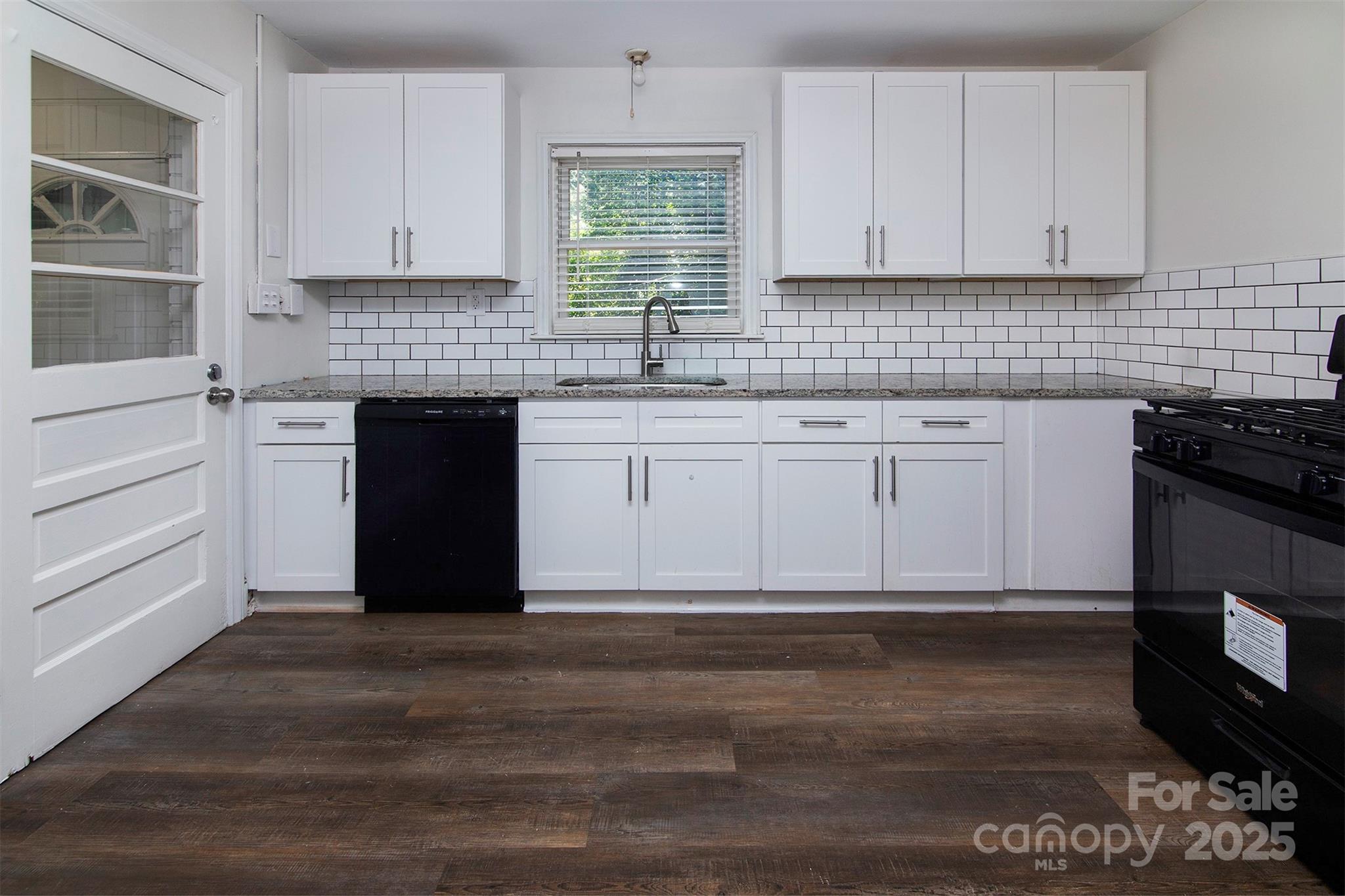 Property image 3 of 2256 Kilborne Drive in Markham Village, Charlotte, NC 28205