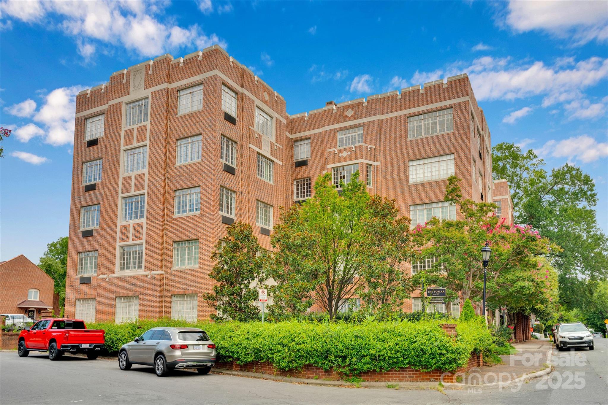 Property image 4 of 301 W 10th Street in The Poplar, Charlotte, NC 28202