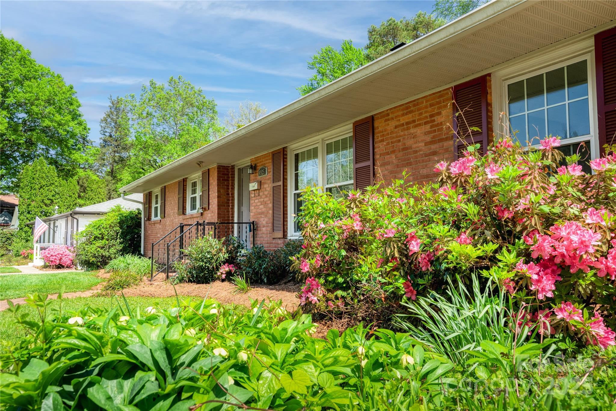 Property image 4 of 4925 Seacroft Road in Madison Park, Charlotte, NC 28210