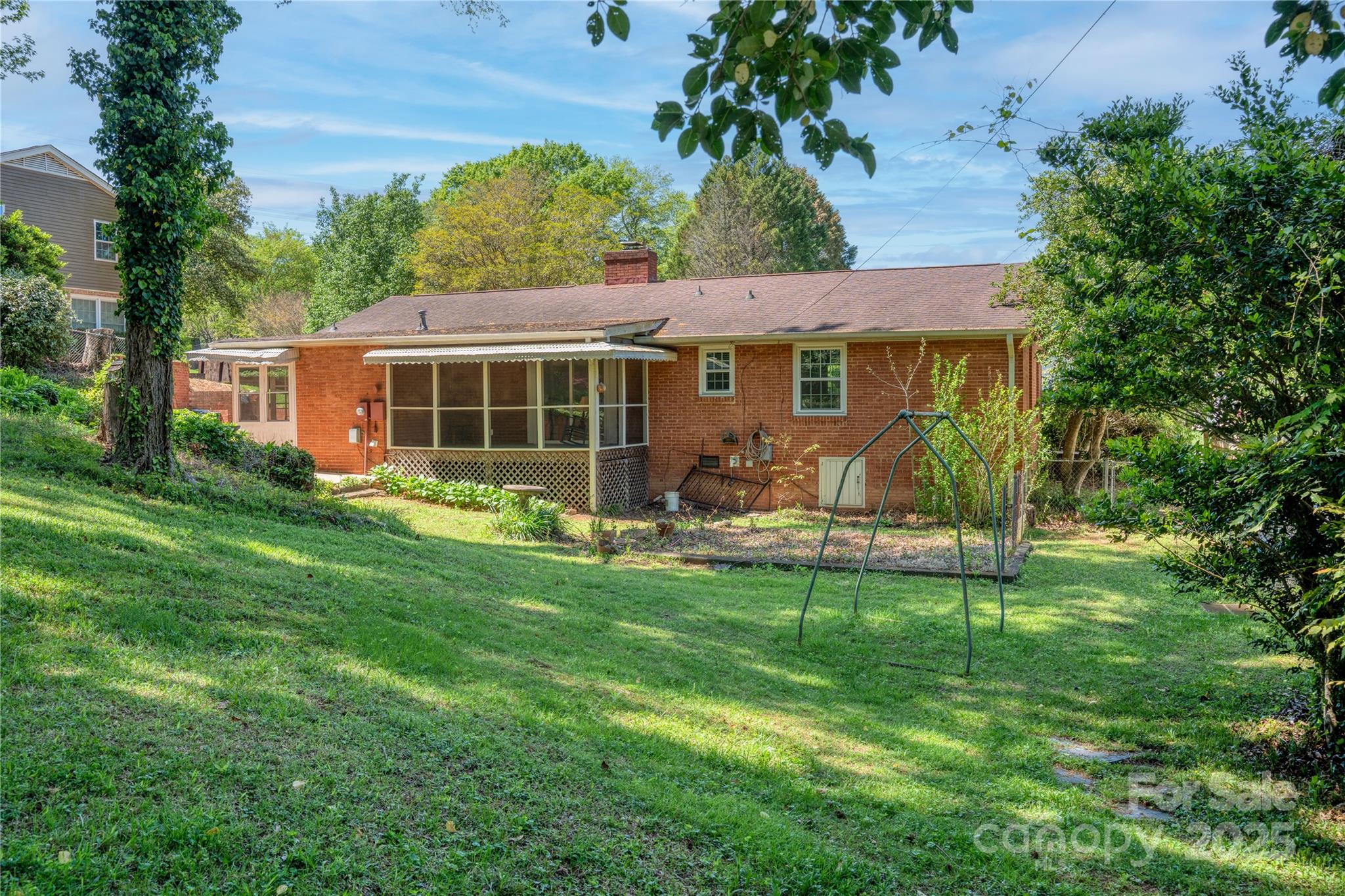 Property image 5 of 4925 Seacroft Road in Madison Park, Charlotte, NC 28210