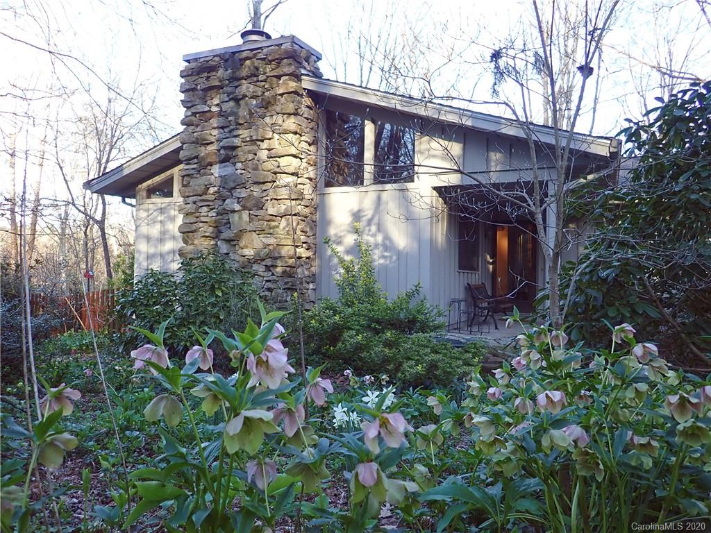 Property image 3 of 3020 Chestnut Tree Road in Hickory Hill, Hendersonville, NC 28792