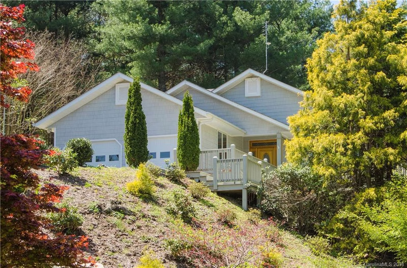3013 Hickory Nut Trail