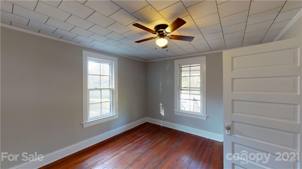 Property image 3 of 57 13th Street in SHUFORD MILL VILLAGE, Hickory, NC 28602