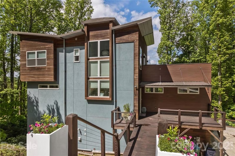 22 Breezeway Drive