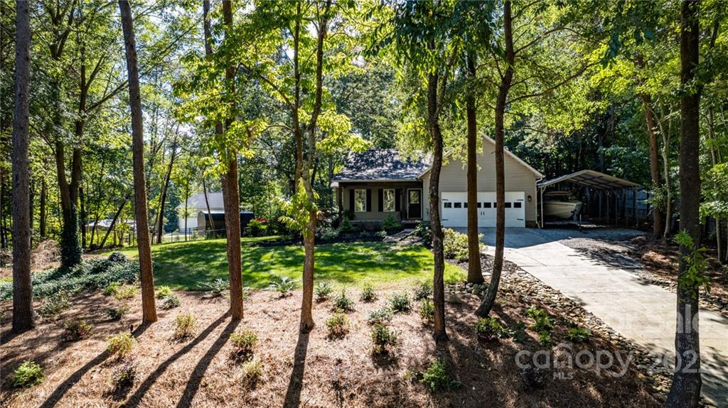 Property image 2 of 1769 Sherwood Court in Sherwood Shores, Sherrills Ford, NC 28673