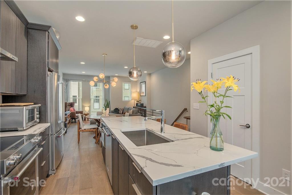 Property image 2 of 1633 Cannon View Lane in Uptown West Terraces, Charlotte, NC 28208