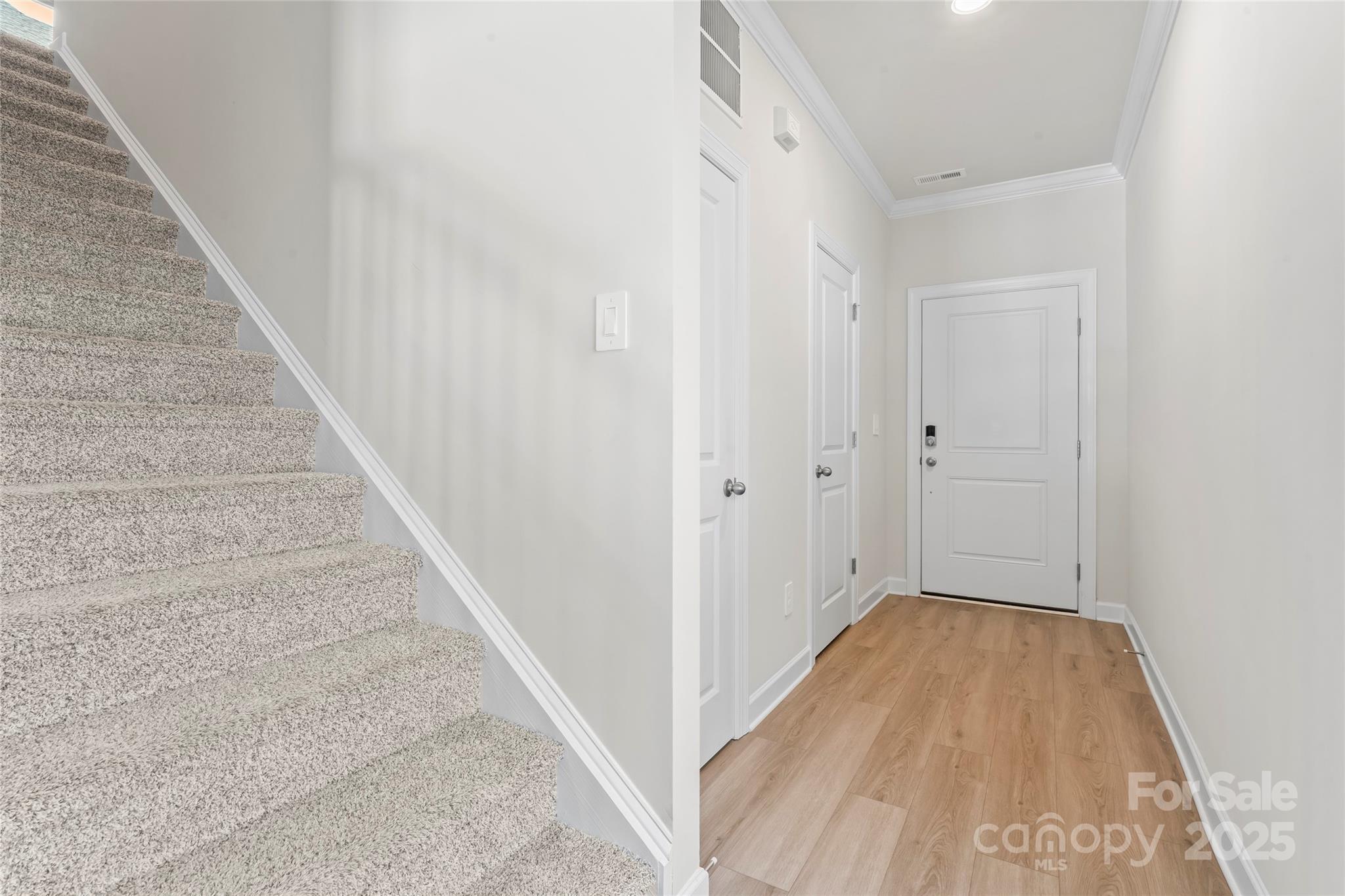 Property image 2 of 3008 Summit Oaks Road in Henderson Manor, Charlotte, NC 28269