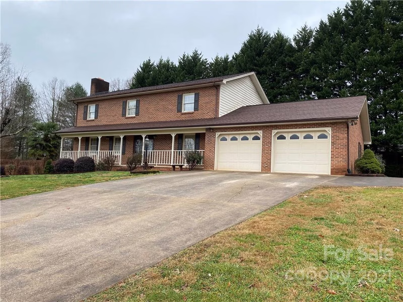 302 Red Oak Drive