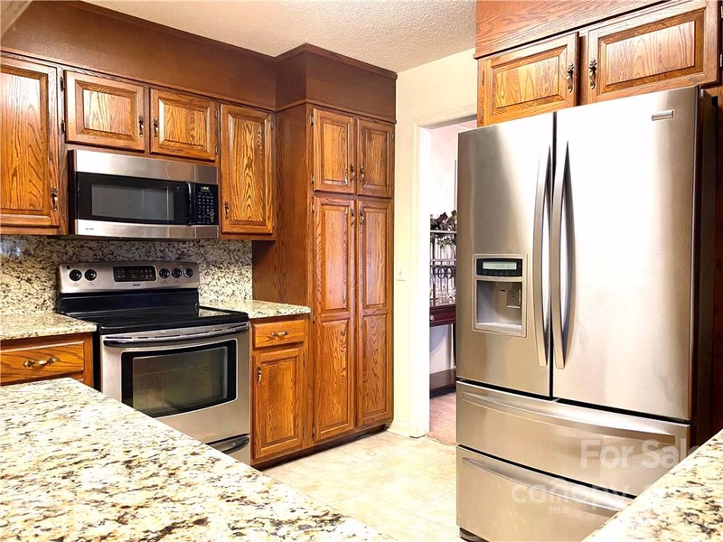 Property image 4 at 302 Red Oak Drive, Lenoir, NC 28645