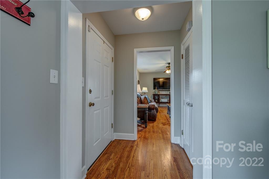 Property image 2 of 1310 Churchill Drive in Kingswood, Gastonia, NC 28054
