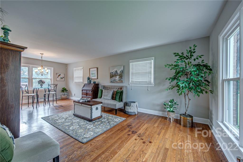 Property image 3 of 1310 Churchill Drive in Kingswood, Gastonia, NC 28054