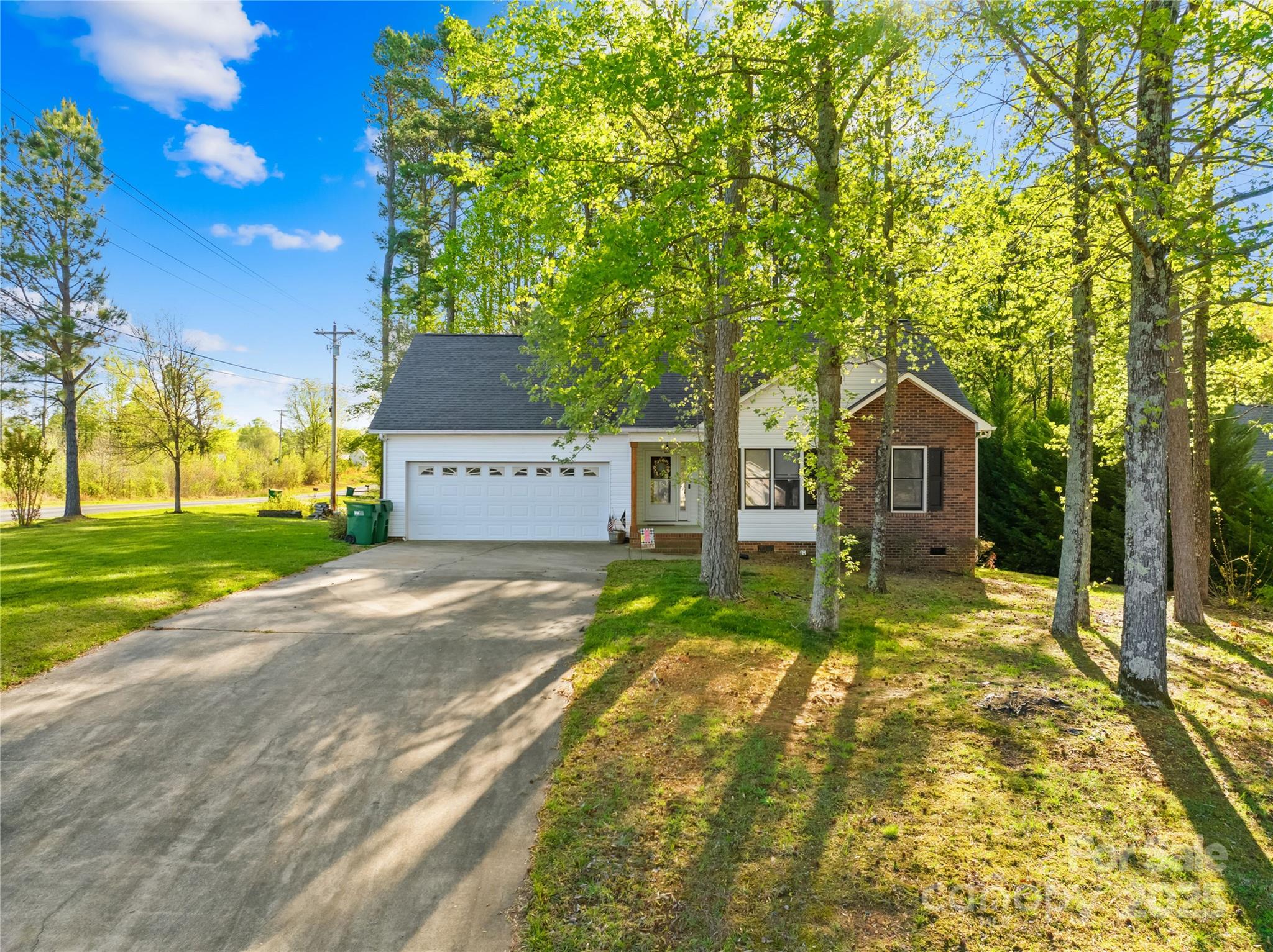 Property image 2 of 1628 Rosegate Lane in Forest Creek, Stanfield, NC 28163