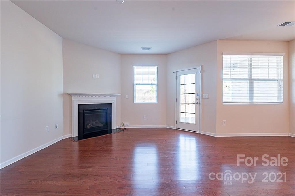 Property image 5 of 3266 Yarmouth Lane in Kinmere Commons, Gastonia, NC 28056