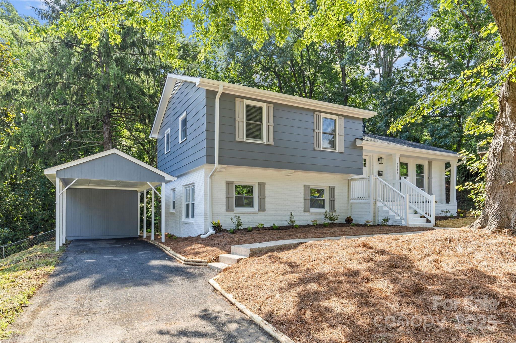 Property image 3 of 7315 Thorncliff Drive in Starmount, Charlotte, NC 28210