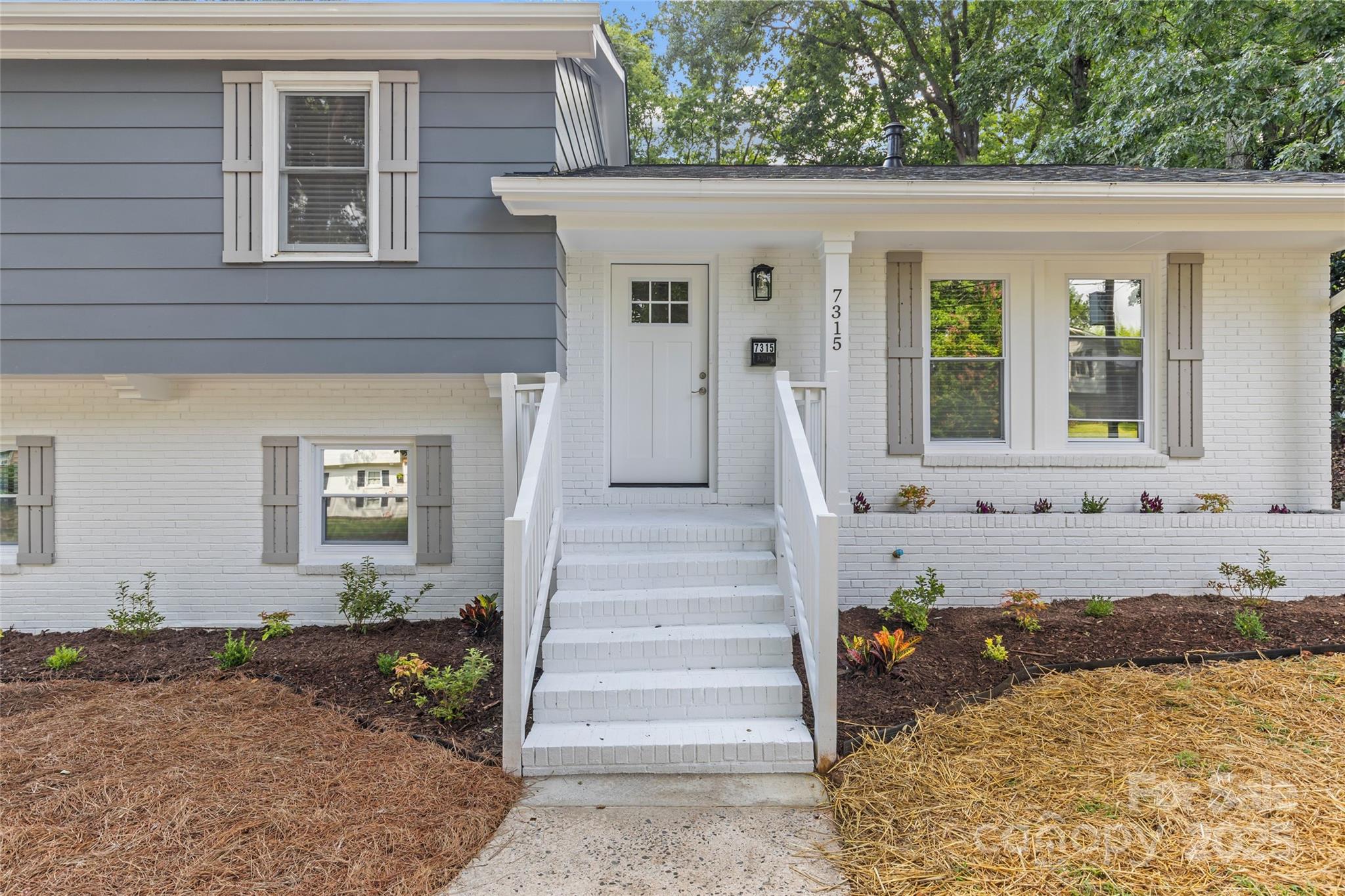 Property image 4 of 7315 Thorncliff Drive in Starmount, Charlotte, NC 28210