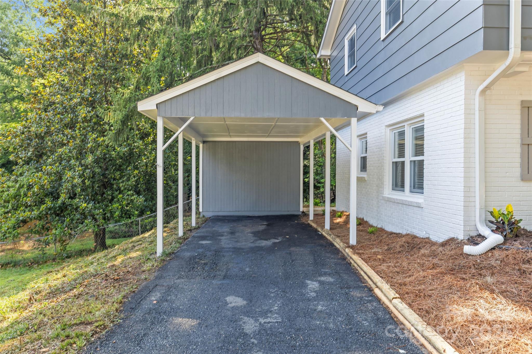 Property image 5 of 7315 Thorncliff Drive in Starmount, Charlotte, NC 28210