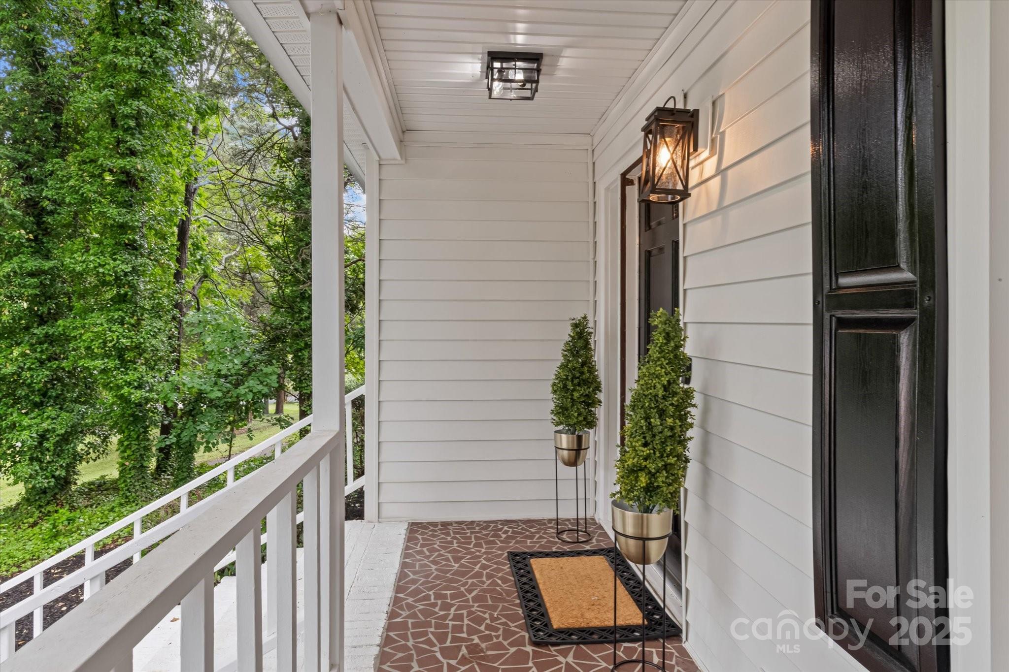 Property image 3 of 6719 Woodshed Circle in Country Roads, Charlotte, NC 28270