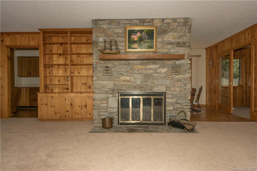 Property image 5 of 139 Larchmont Drive in Tamarac, Hendersonville, NC 28791