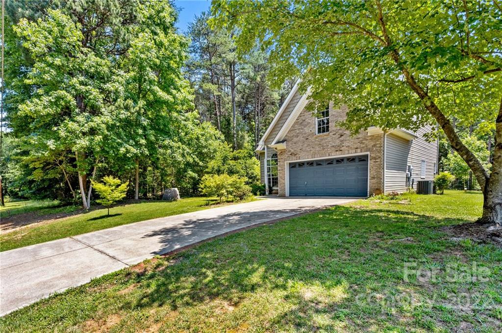Property image 2 of 121 Blackbeard Lane in Pirates Cove, Mooresville, NC 28117