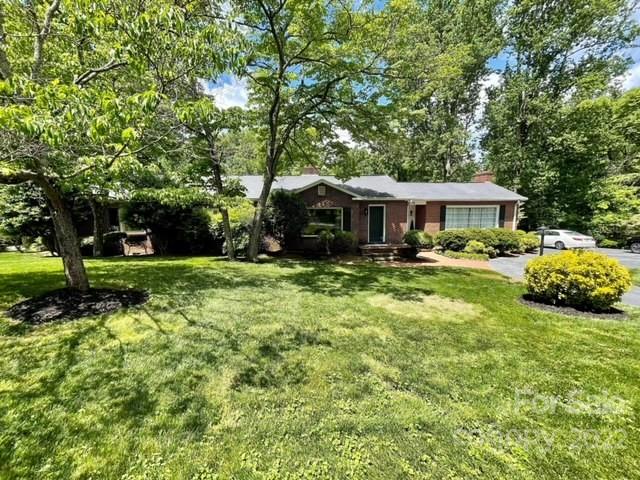 Property image 2 of 1414 Brentwood Drive in Dogwood Hills, Newton, NC 28658