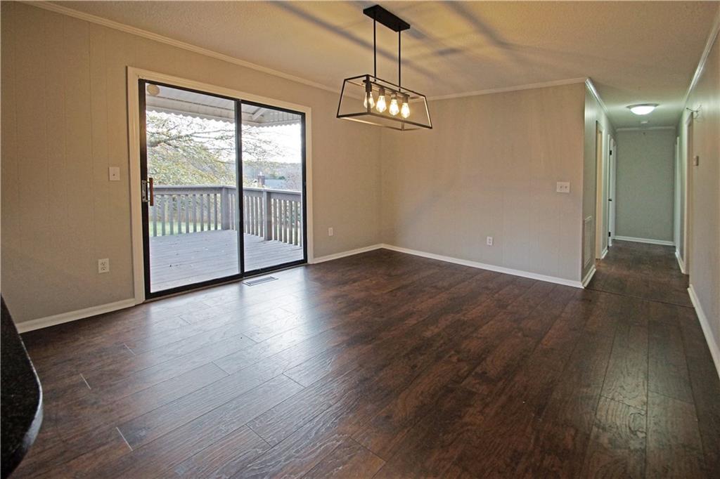 Property image 3 of 1779 Woodridge Circle in Woodridge, Hickory, NC 28602