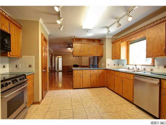 Property image 4 of 6511 Schaeffer Farm Road in Valley Farms, Waxhaw, NC 28173