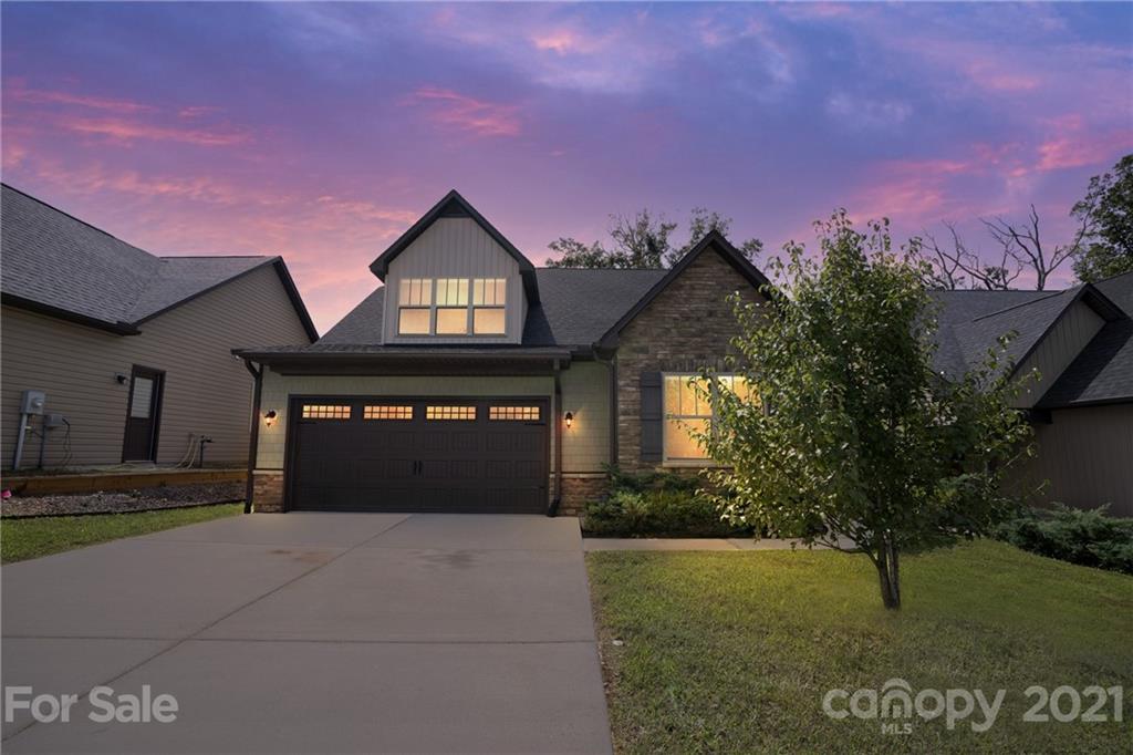 Property image 3 of 50 Onteora Oaks Drive in Oakley Cottages, Asheville, NC 28803