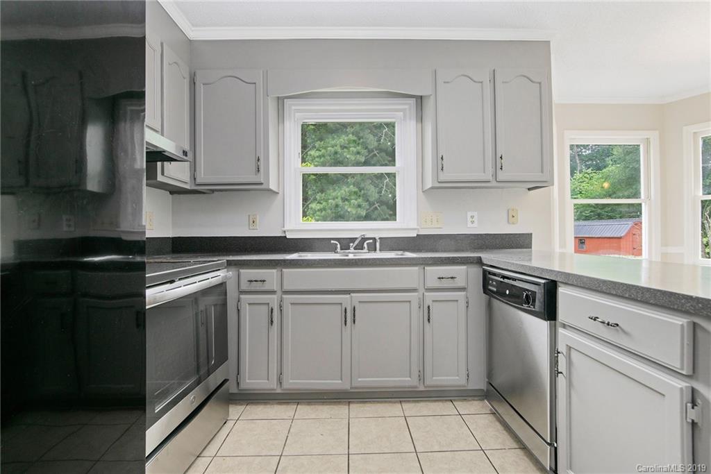Property image 2 of 699 Tryon Place in Governors Square, Gastonia, NC 28054