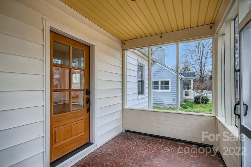 Property image 4 of 3748 The Plaza Road in Plaza Acres, Charlotte, NC 28205