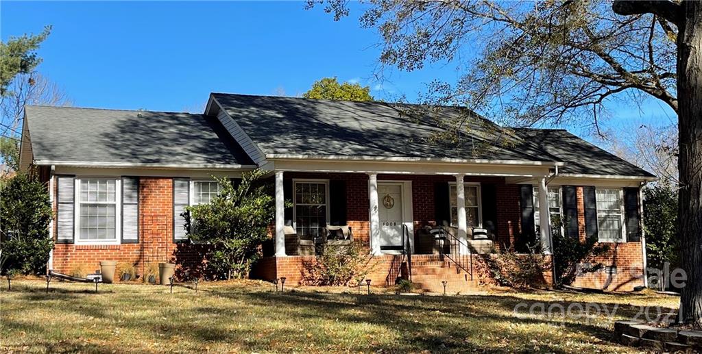 Property image 3 of 1008 Creekbriar Avenue in Sherwood Forest, Gastonia, NC 28054