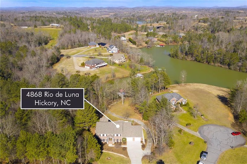 Crystal Falls, Hickory Community