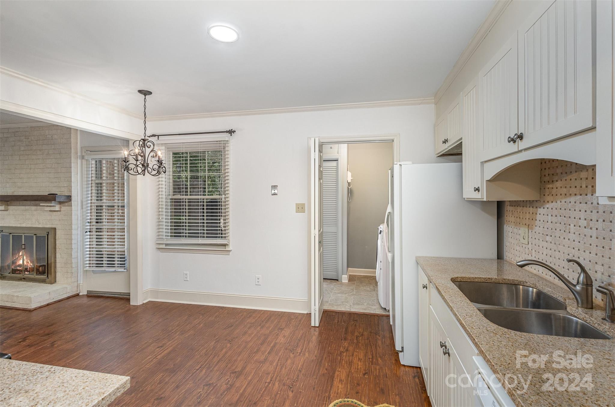 Property image 3 of 6837 Dumbarton Drive in Olde Georgetowne, Charlotte, NC 28210