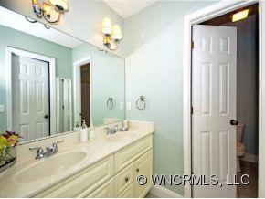 Property image 2 of 184 Woods End Drive in Jeter Mtn Terrace, Hendersonville, NC 28739
