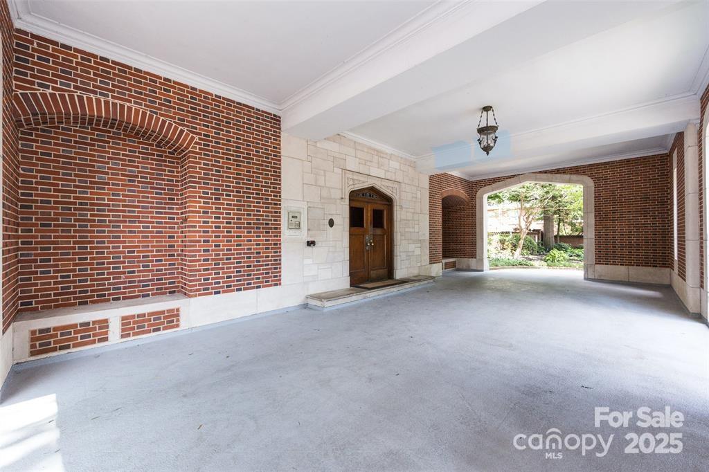 Property image 5 of 301 W 10th Street in The Poplar, Charlotte, NC 28202