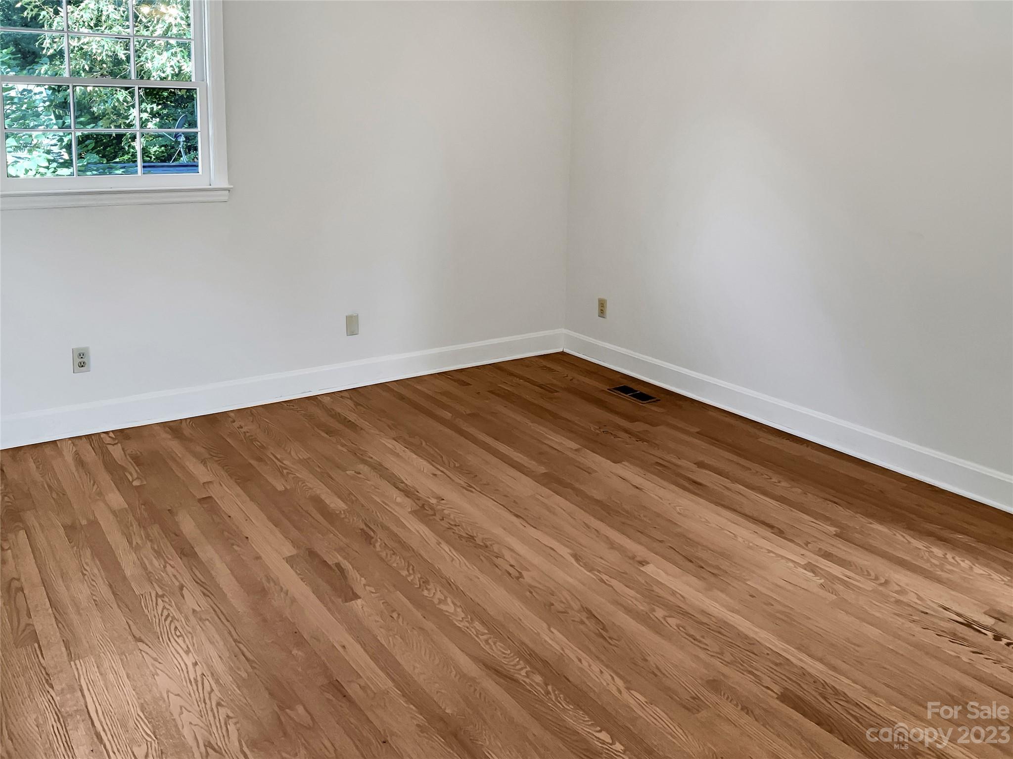 Property image 3 of 1332 Princeton Avenue in Kingswood, Gastonia, NC 28054