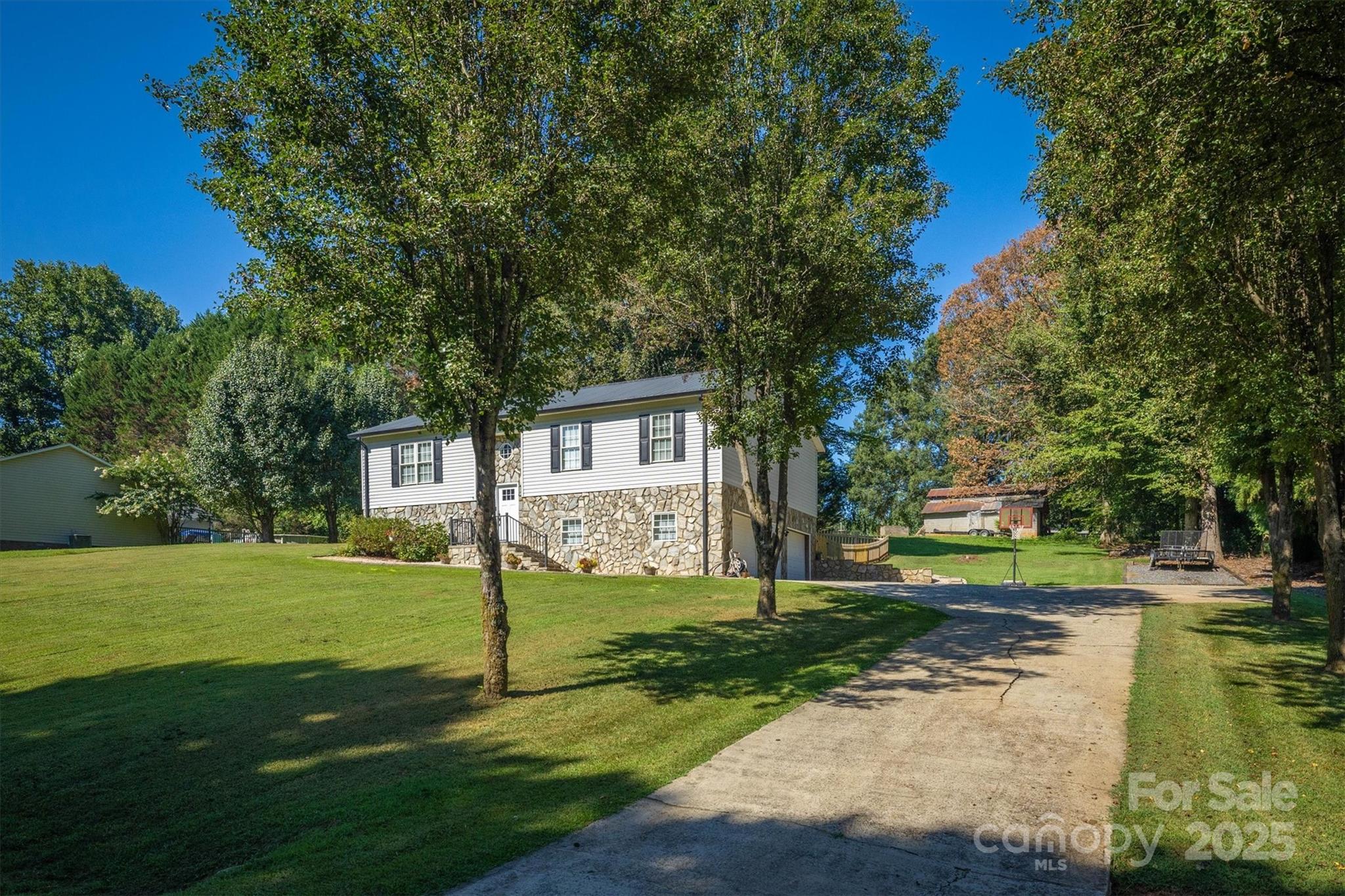 Property image 3 of 3781 Serenity Drive in Melrose Place, Hickory, NC 28602