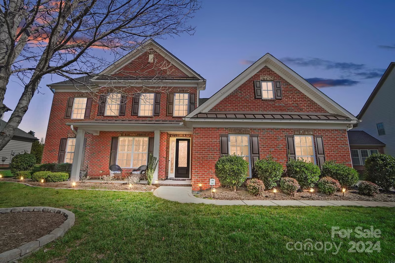907 Oleander Lane