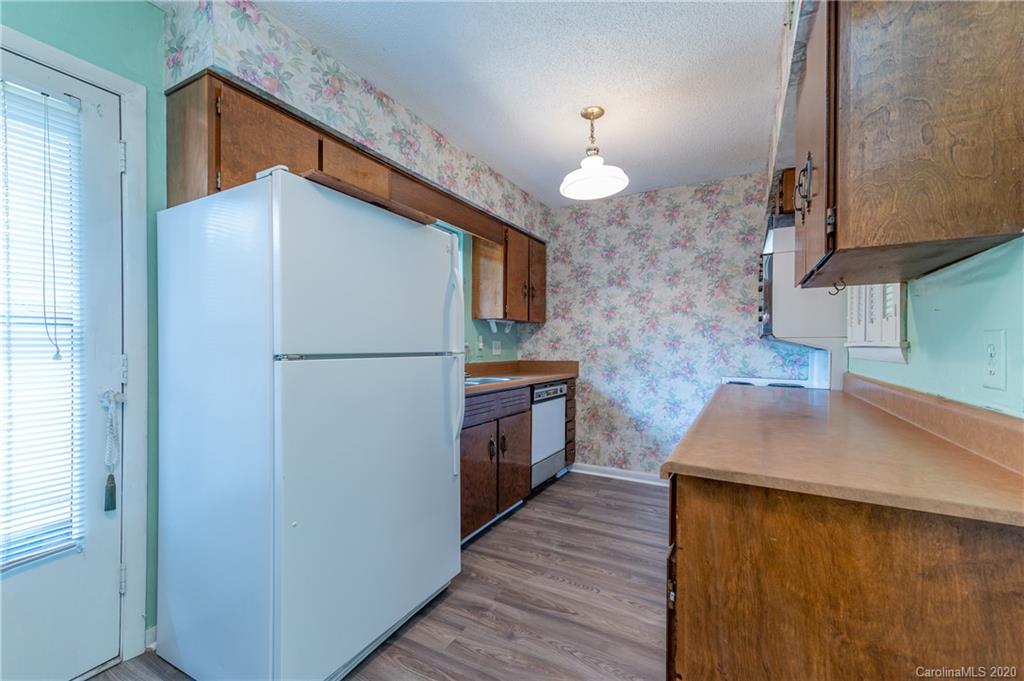 Property image 2 of 3705 Winding Creek Lane in Sir Johns Hill, Charlotte, NC 28226