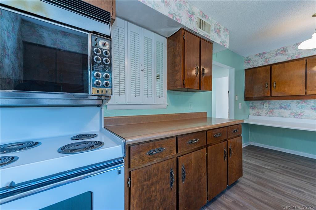Property image 5 of 3705 Winding Creek Lane in Sir Johns Hill, Charlotte, NC 28226