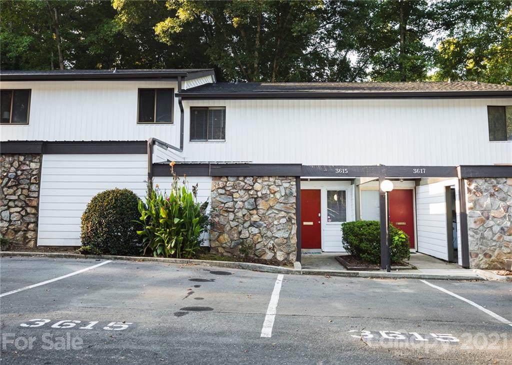 Property image 2 of 3615 Maple Glen Lane in Sir Johns Hill, Charlotte, NC 28226