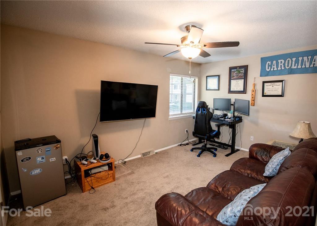 Property image 5 of 3615 Maple Glen Lane in Sir Johns Hill, Charlotte, NC 28226