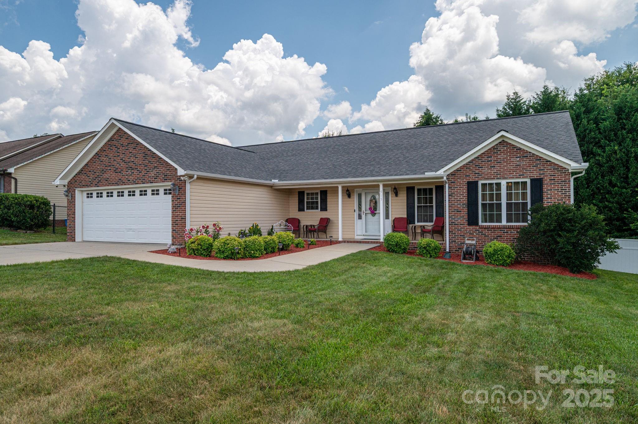 Property image 2 of 515 E Carpenter Street in Temple Heights, Maiden, NC 28650