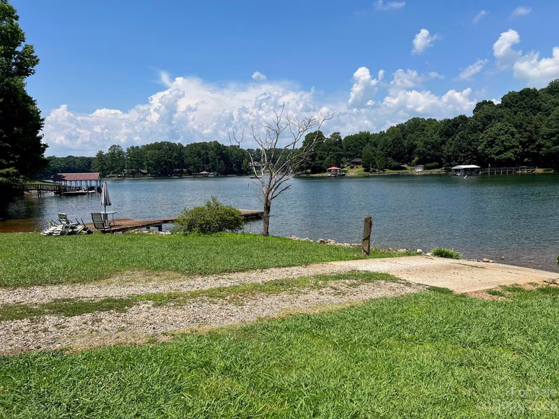 Property image 3 at 125 Riveria Road, Mooresville, NC 28117